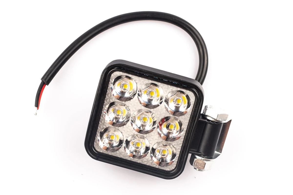 PAR DE FAROS CUADRADO 27W 2.5 PULGADAS